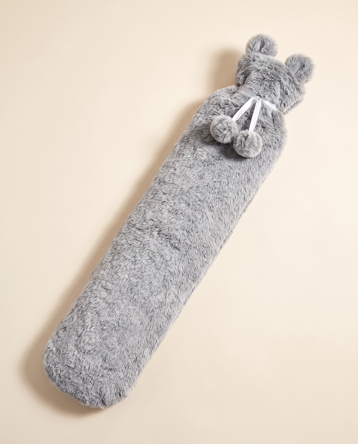 Lange Wärmflasche mit grauem Plüschbezug, 73 cm